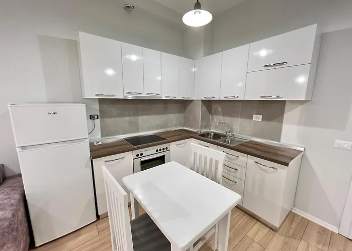 Small Cozy * טיראנה